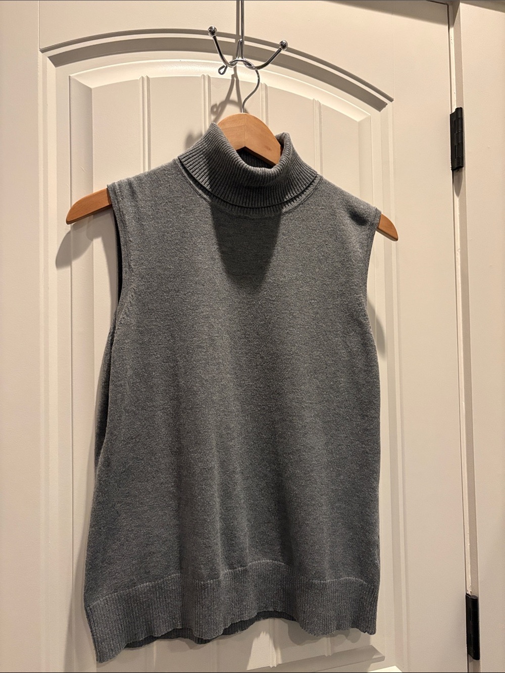 Cable & Gauge Charcoal Gray Ribbed Turtleneck Sweater